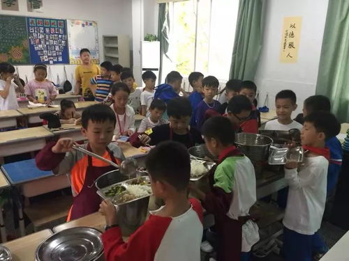 从文明用餐谈养成教育——记中餐服务志愿者小队培训会议